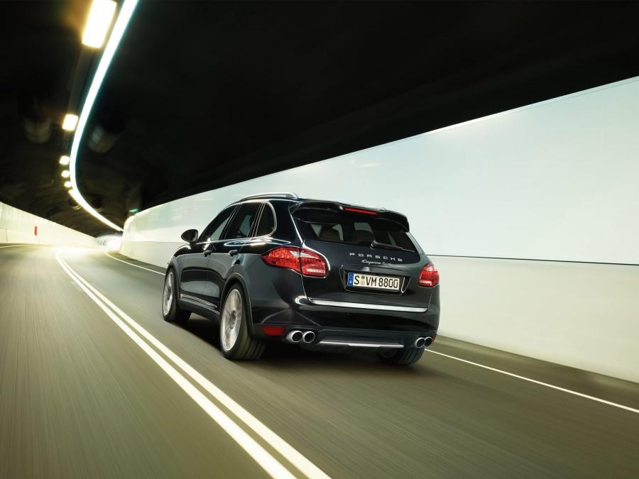  Porsche Cayenne Turbo 2011 года  (фото 7 из 20)